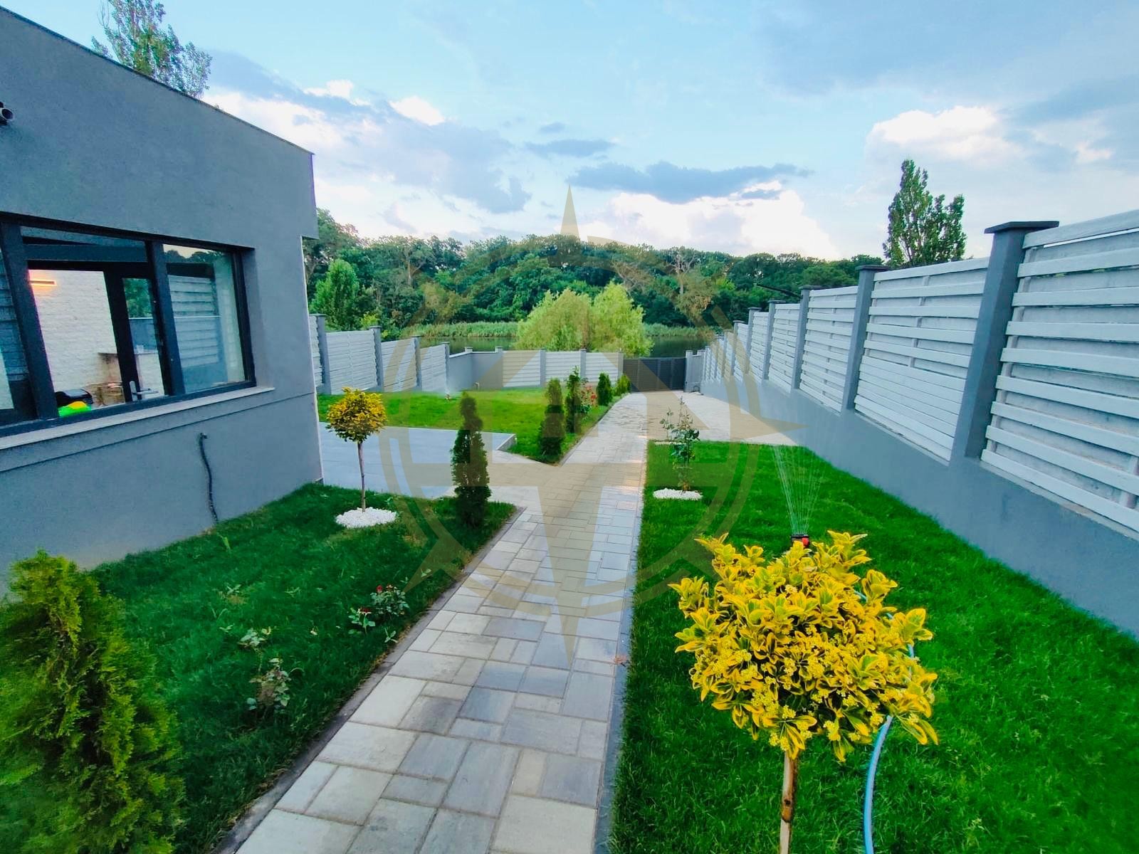 DOM00290 - Vila cu piscina 1000 mp teren la lac in Balotest