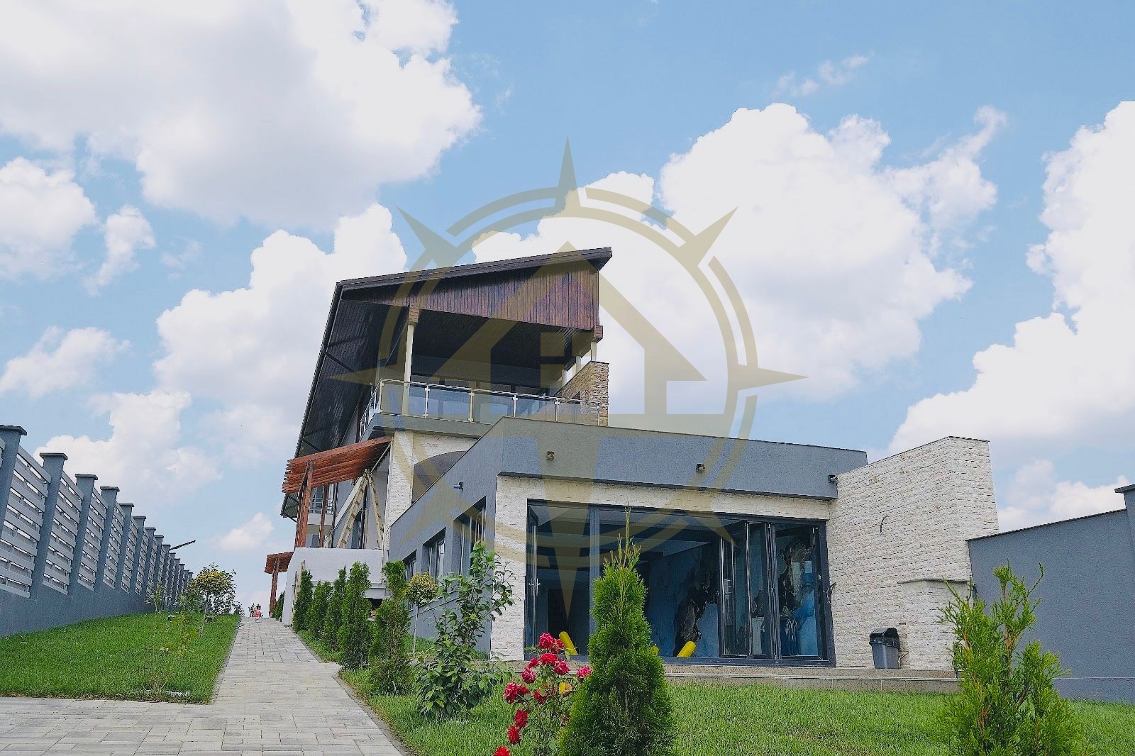 DOM00290 - Vila cu piscina 1000 mp teren la lac in Balotest