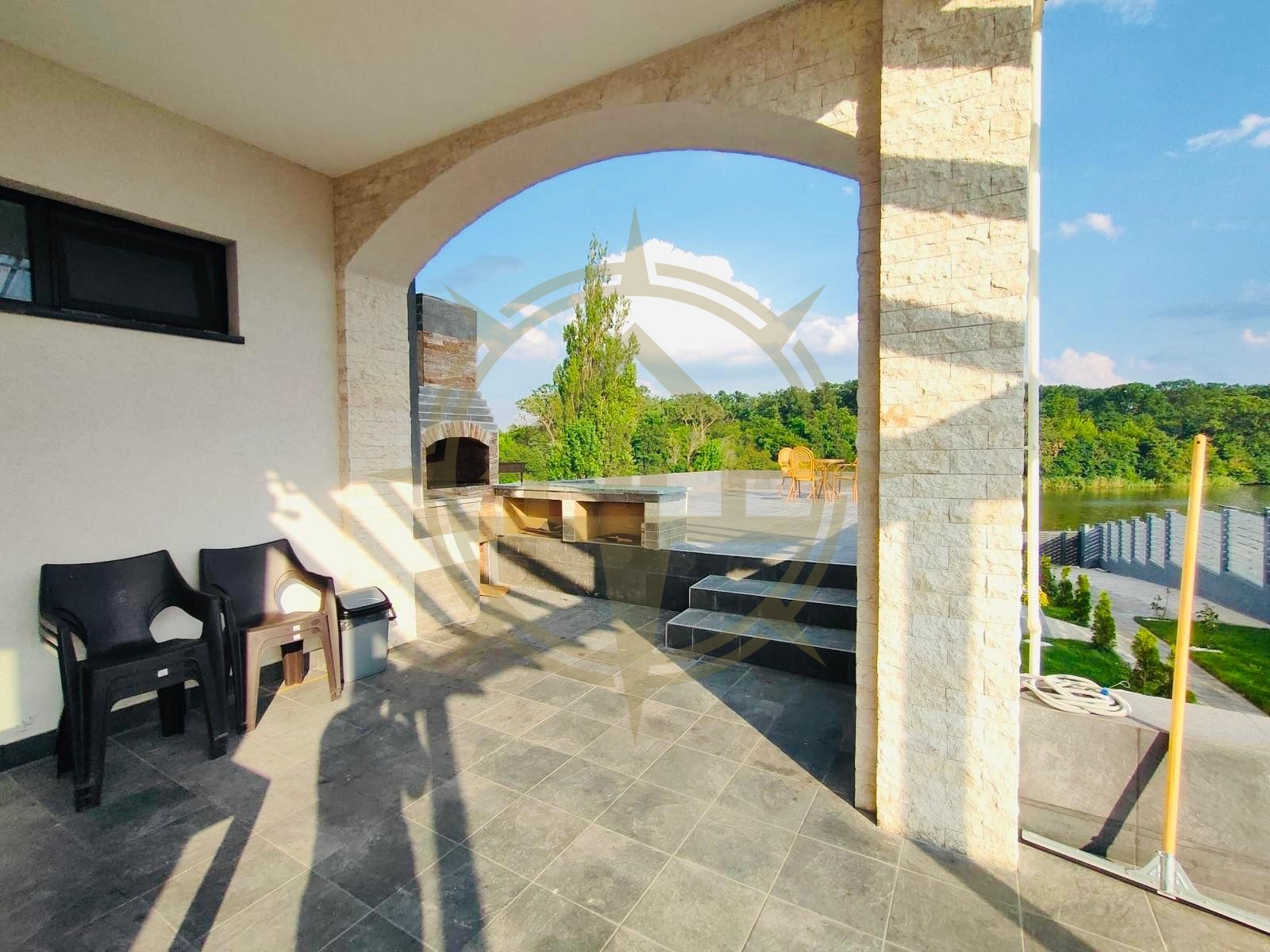 DOM00290 - Vila cu piscina 1000 mp teren la lac in Balotest