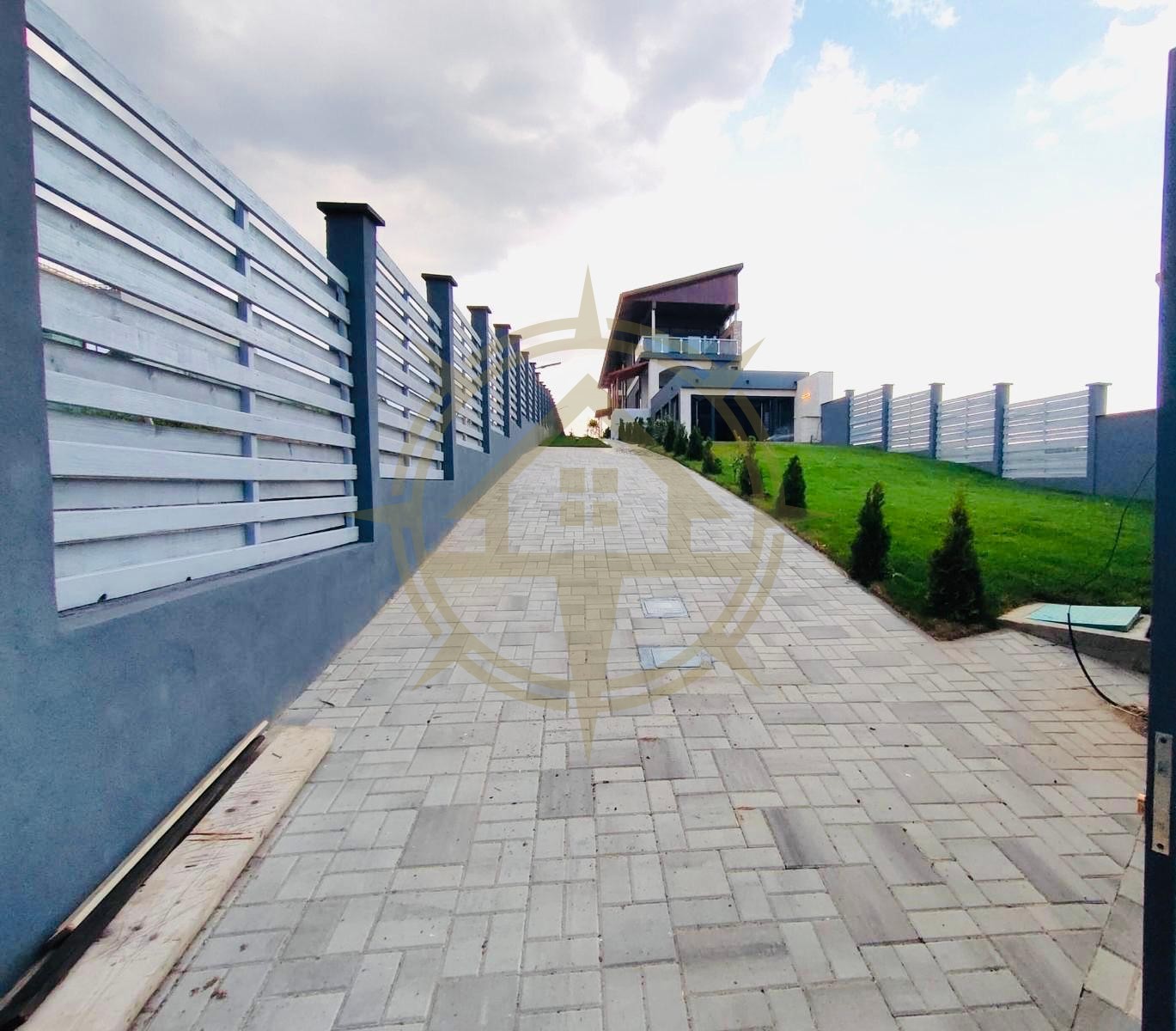 DOM00290 - Vila cu piscina 1000 mp teren la lac in Balotest