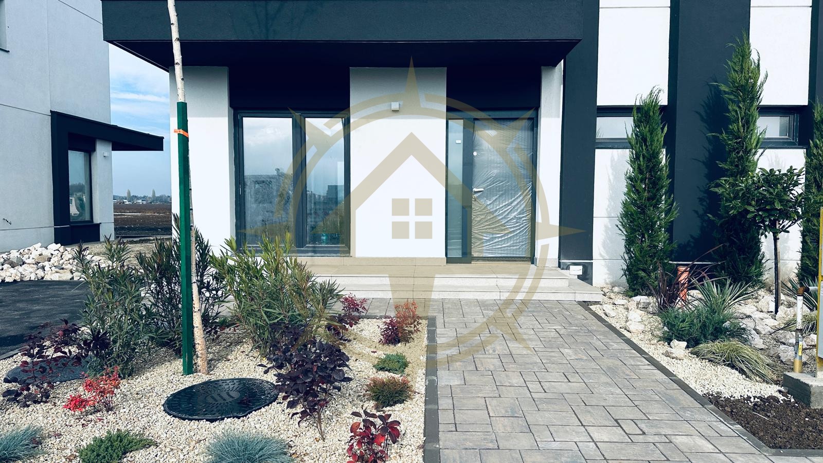 DOM00298 - Vila cu panouri solare in complex rezidential