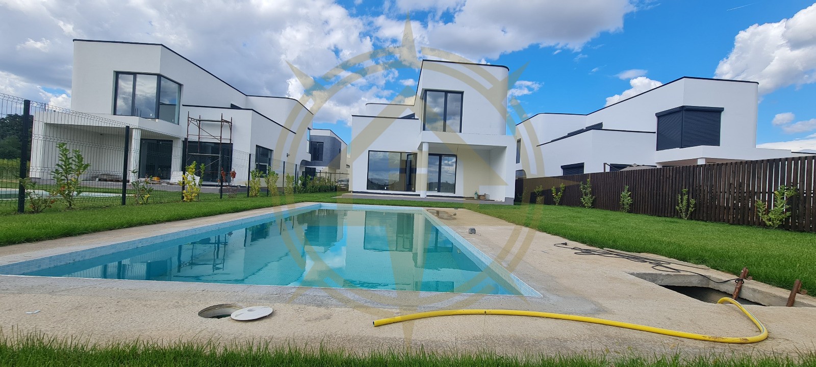 DOM00362 - Vila cu piscina 800 mp teren langa padure in Corbeanca