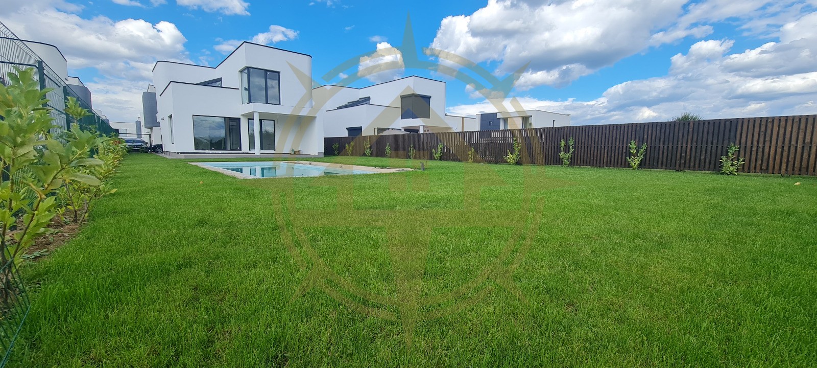 DOM00362 - Vila cu piscina 800 mp teren langa padure in Corbeanca