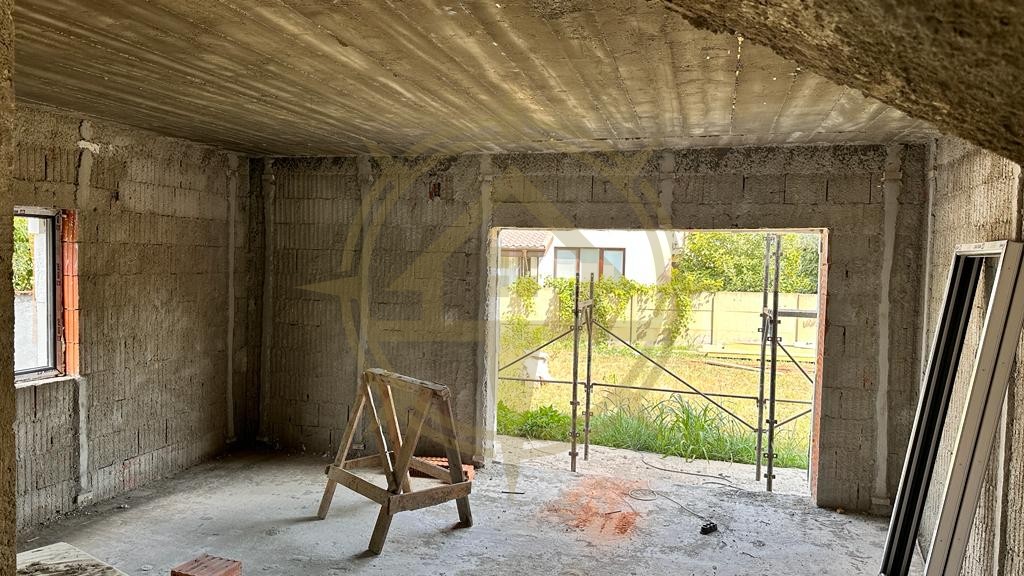 DOM00374 - Vila tip duplex Corbeanca cu pereti dublii