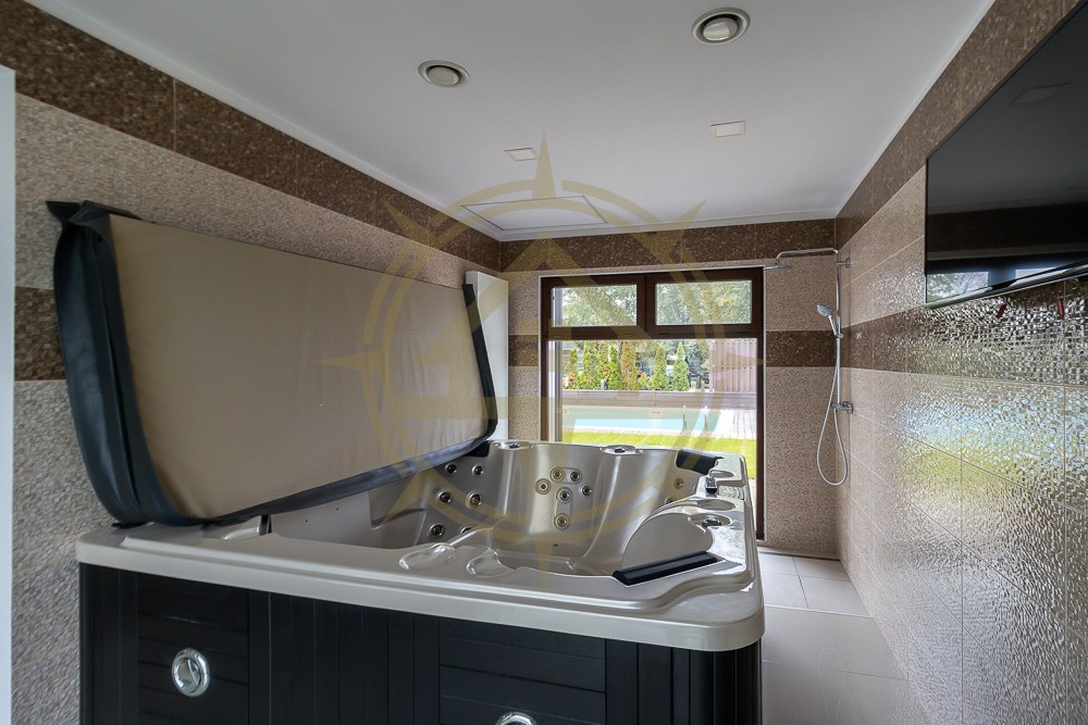 DOM00379 - Vila cu piscina 2000 mp teren in Corbeanca