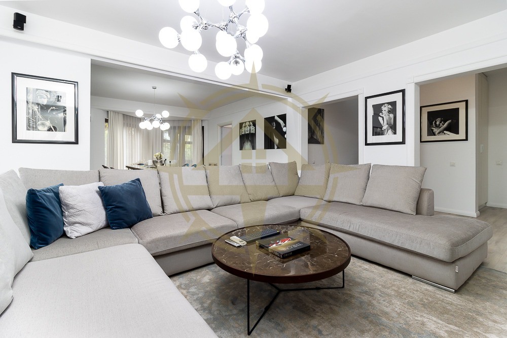 DOM00379 - Vila cu piscina 2000 mp teren in Corbeanca