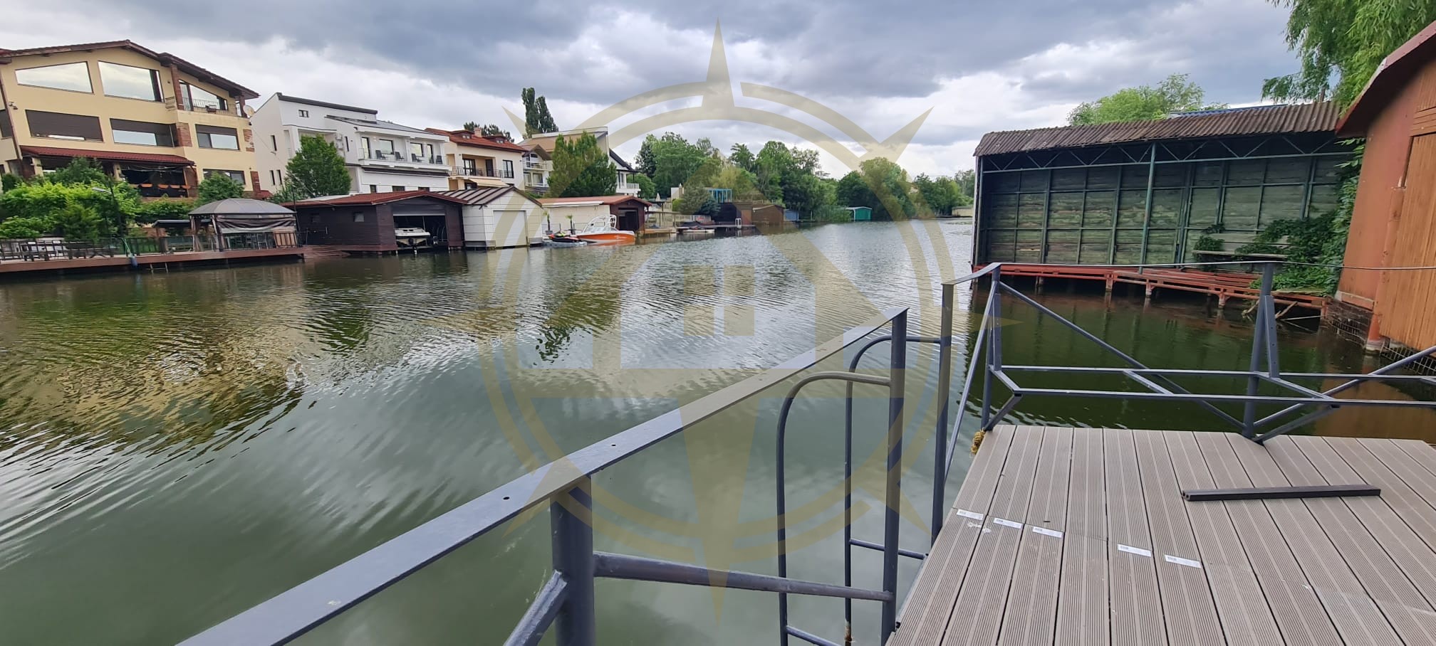 DOM00443 - Vila  la lac cu ponton si piscina Snagov