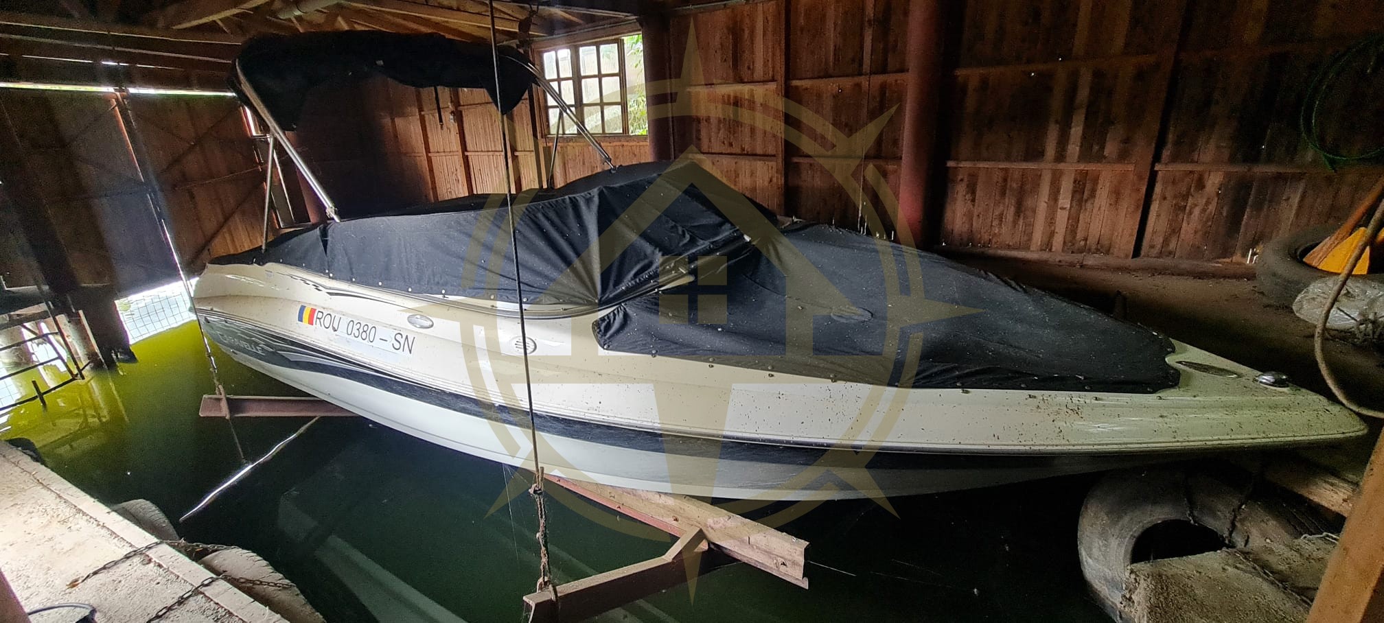 DOM00443 - Vila  la lac cu ponton si piscina Snagov