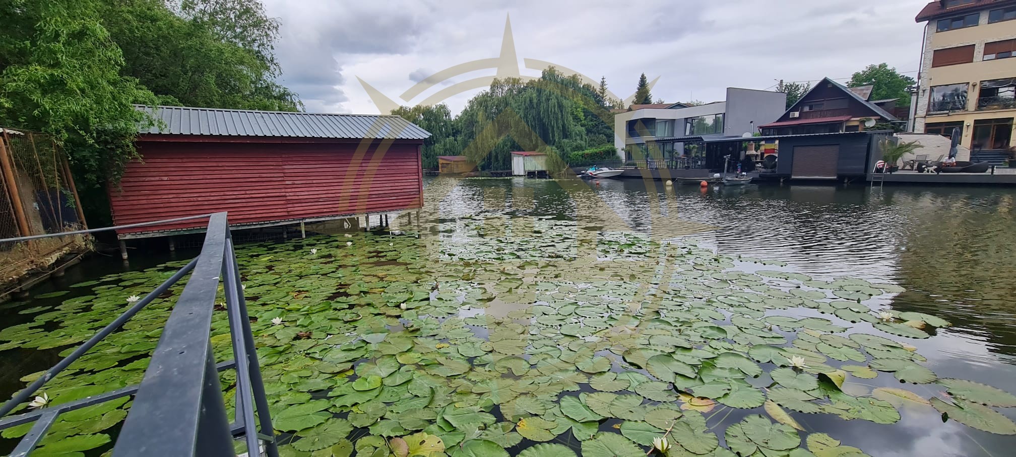 DOM00443 - Vila  la lac cu ponton si piscina Snagov
