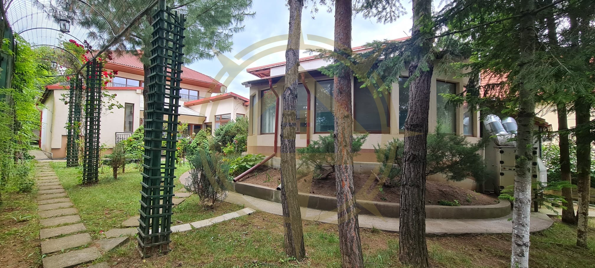 DOM00443 - Vila  la lac cu ponton si piscina Snagov