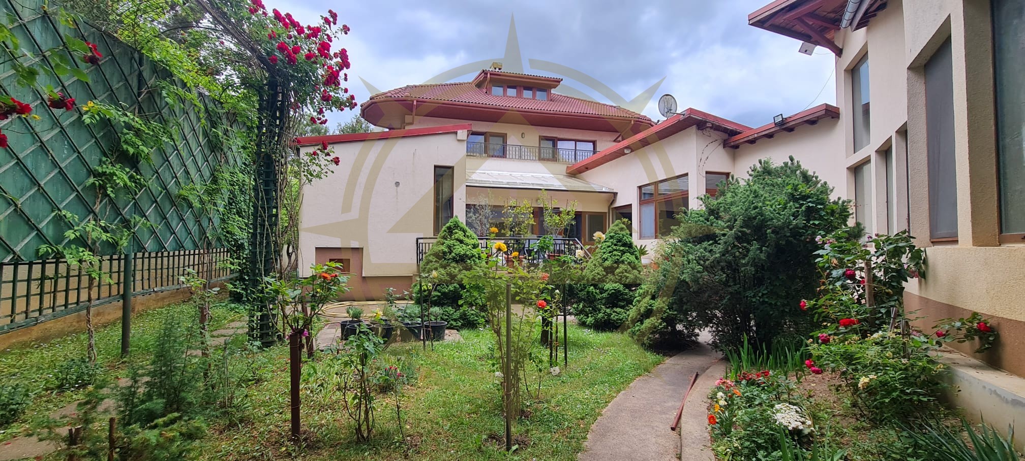 DOM00443 - Vila  la lac cu ponton si piscina Snagov