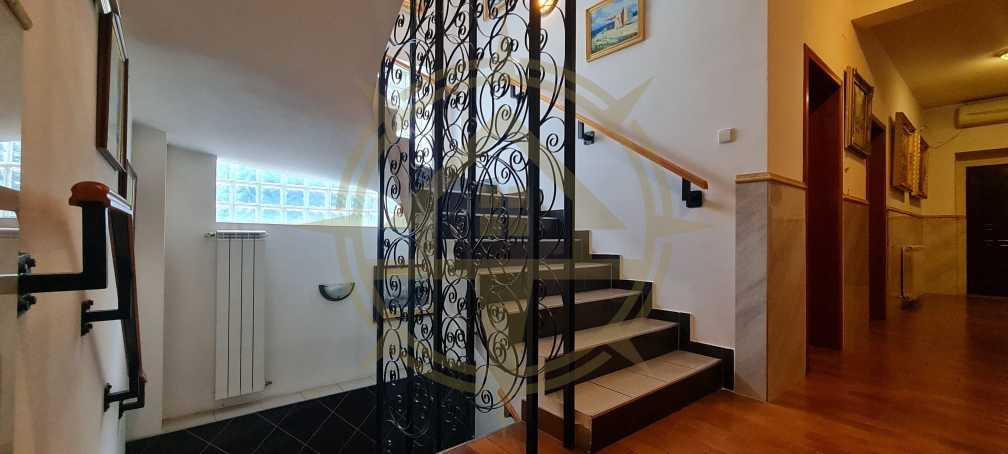 DOM00443 - Vila  la lac cu ponton si piscina Snagov