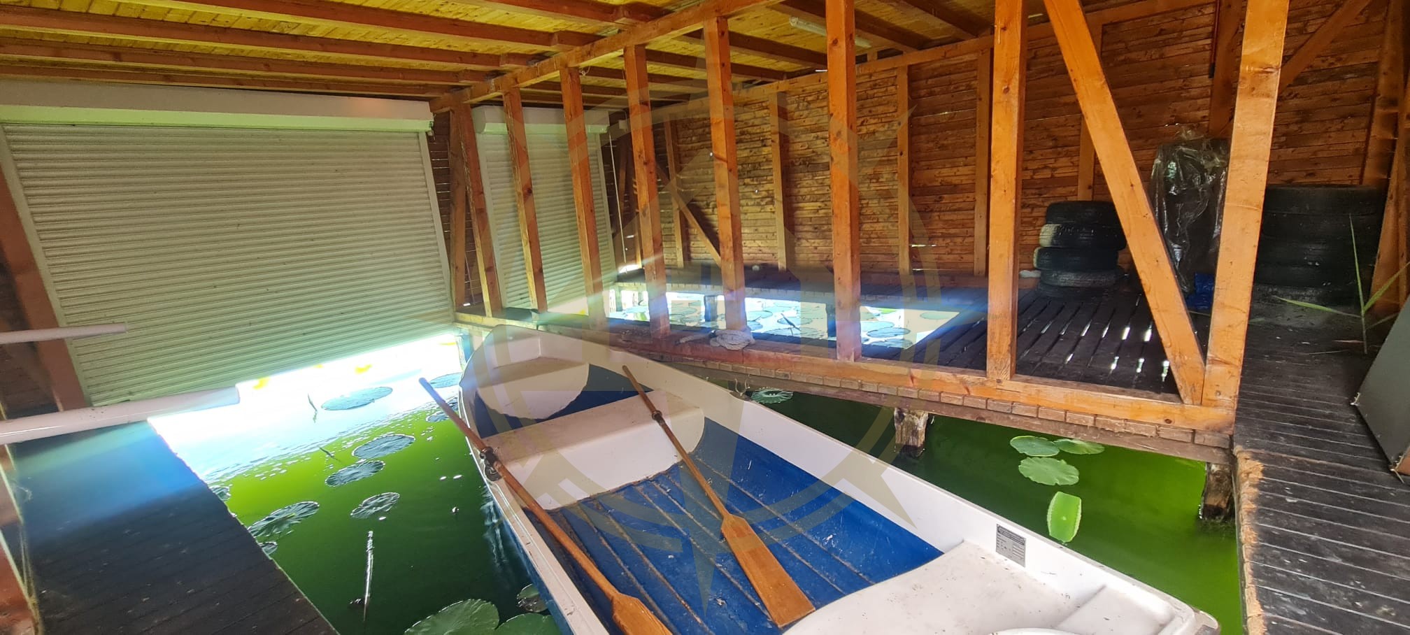 DOM00445 - Vila de poveste la lac cu ponton in Snagov