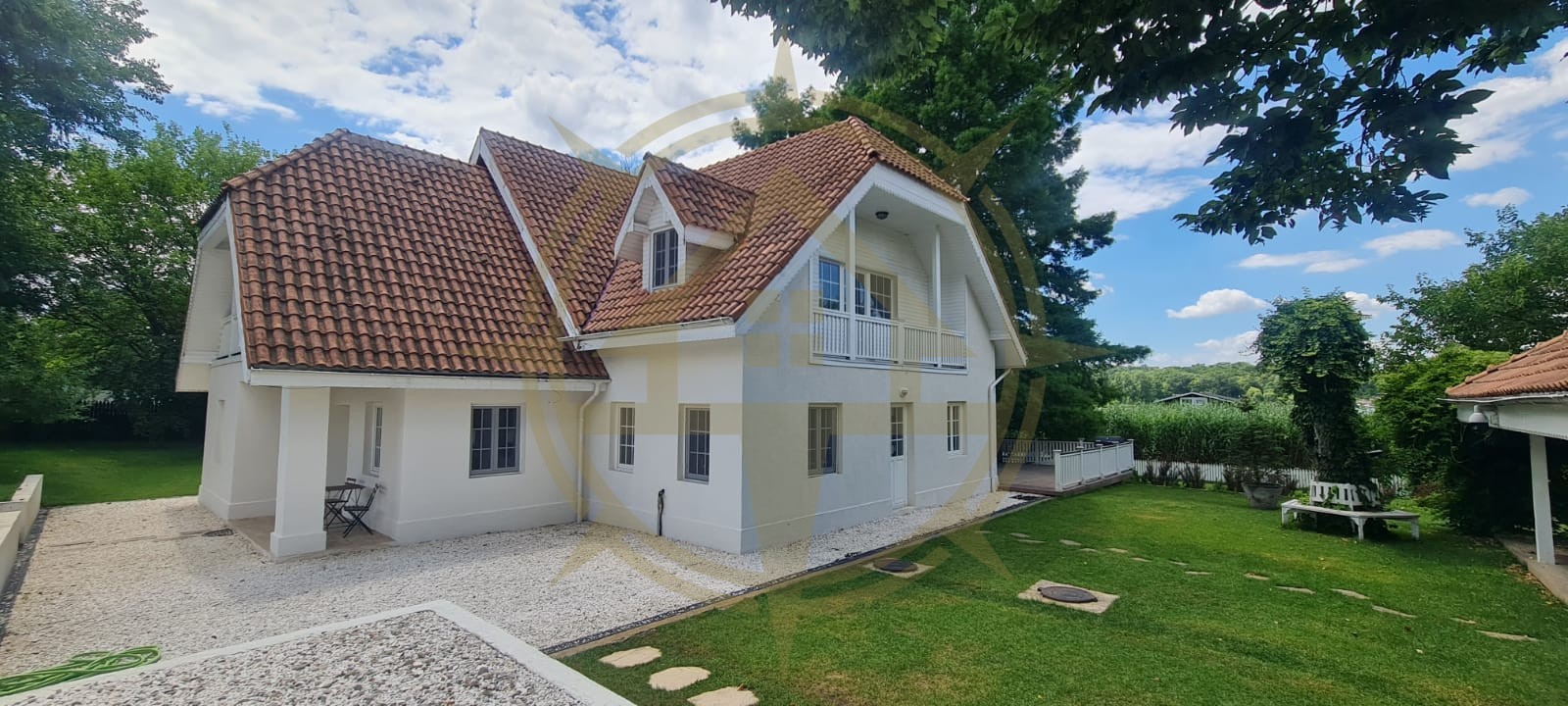 DOM00445 - Vila de poveste la lac cu ponton in Snagov