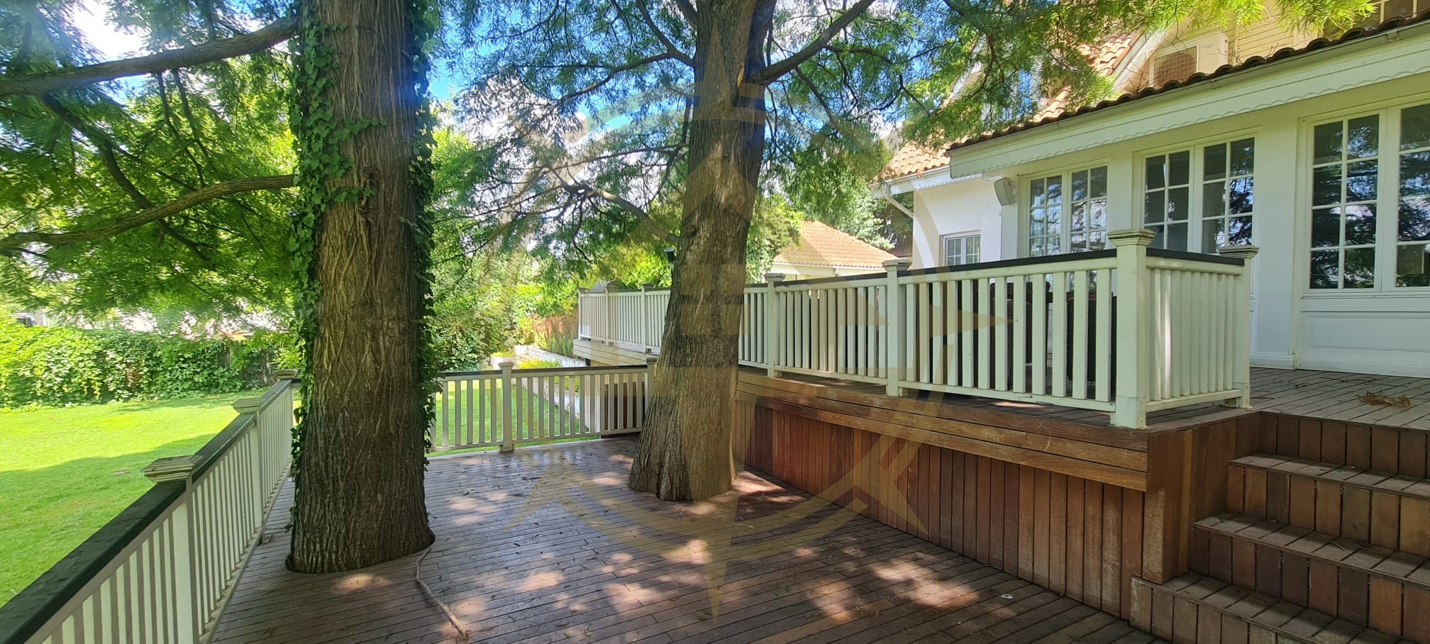 DOM00445 - Vila de poveste la lac cu ponton in Snagov