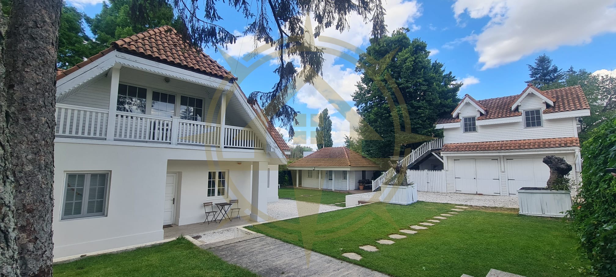 DOM00445 - Vila de poveste la lac cu ponton in Snagov