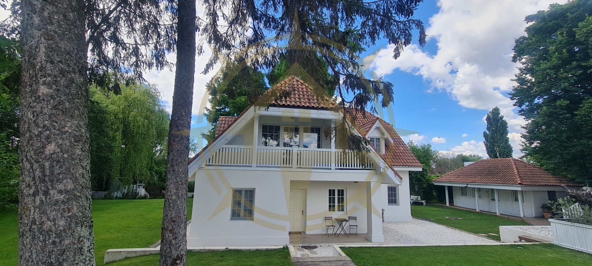 DOM00445 - Vila de poveste la lac cu ponton in Snagov