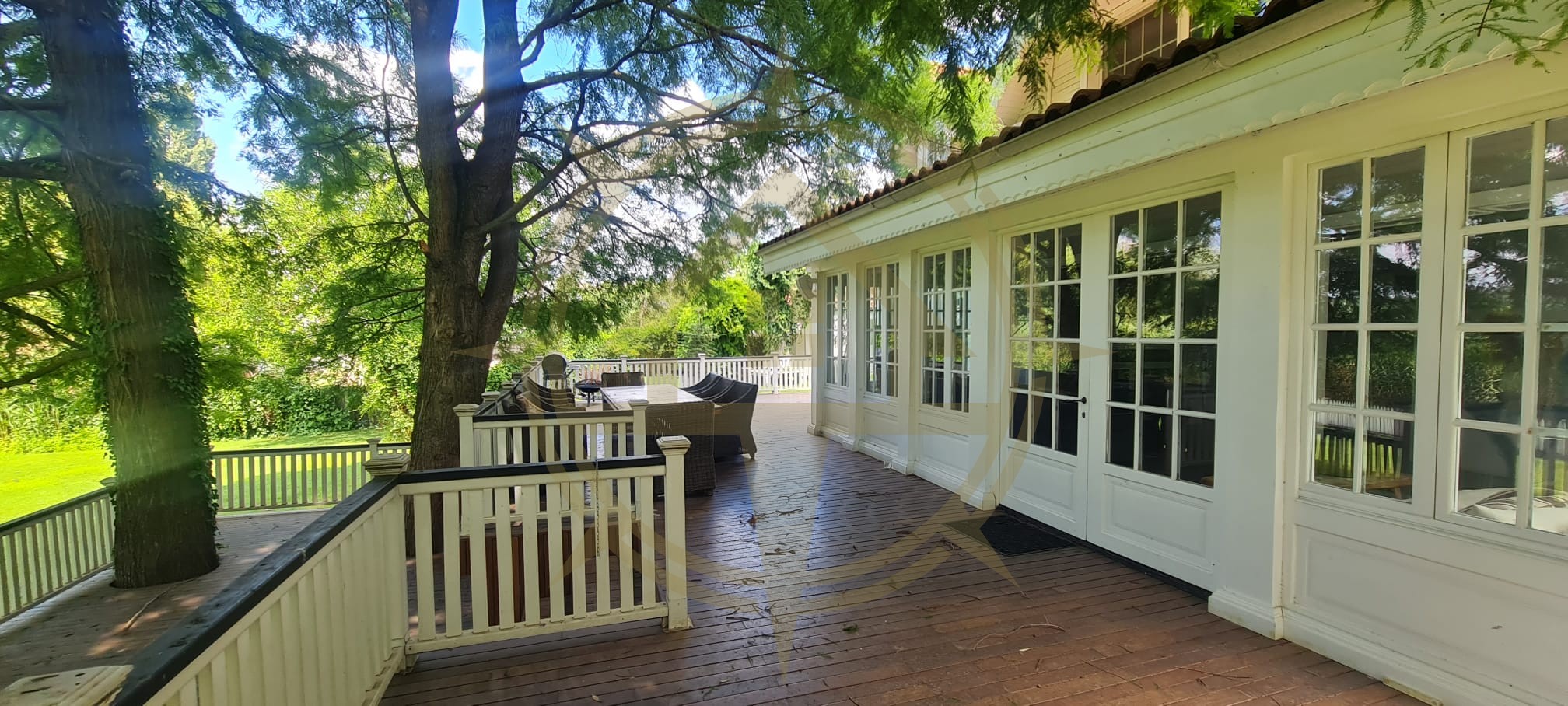 DOM00445 - Vila de poveste la lac cu ponton in Snagov